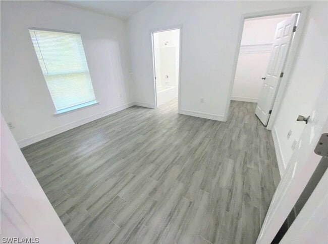 Foto del edificio - 1513 Gilbert Ave S