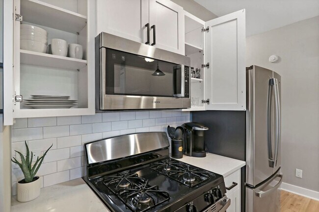 Foto del edificio - 5015 Main St