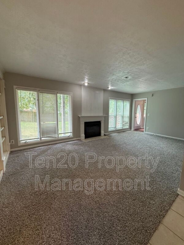 Foto del edificio - 3812 Wingate Dr