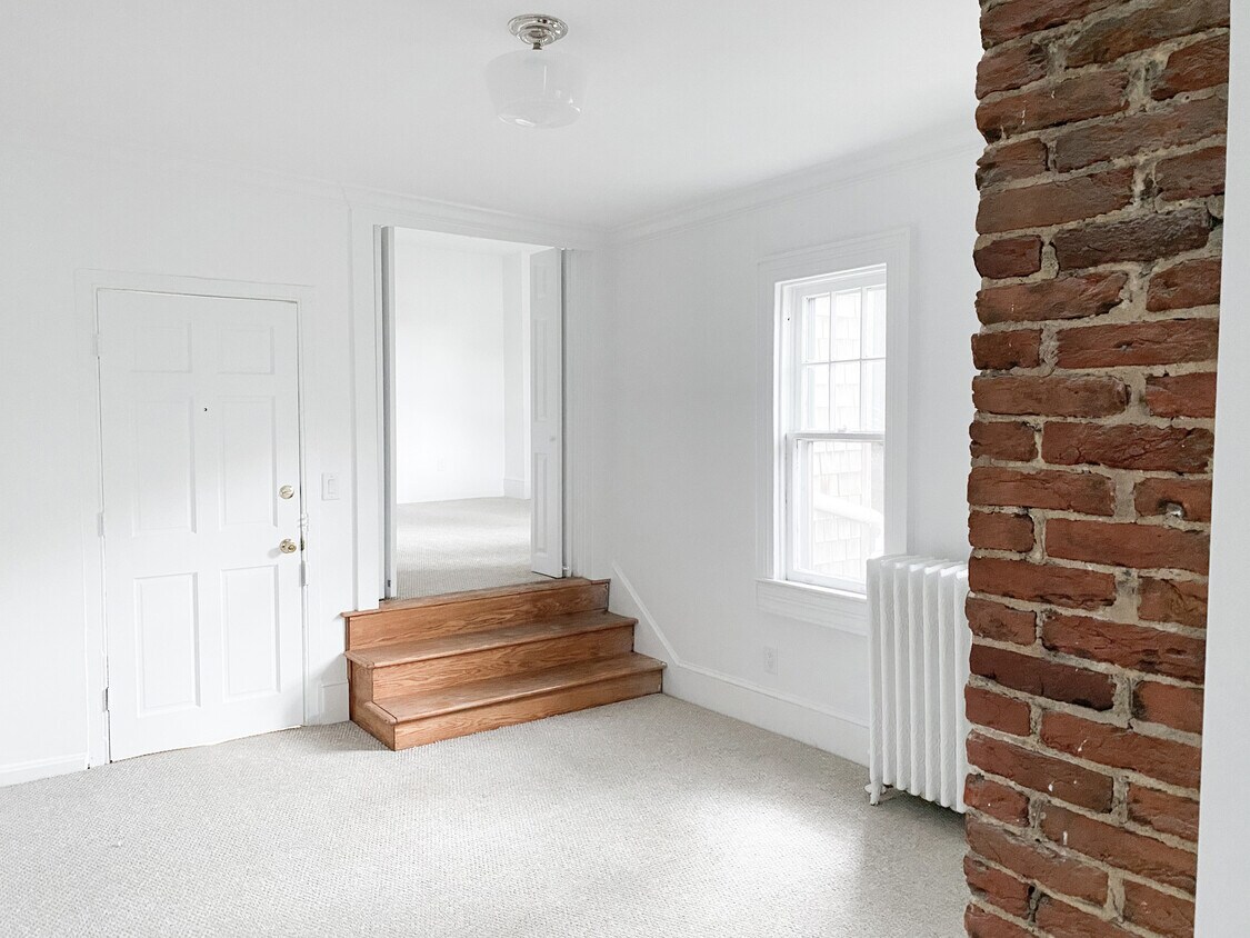 Primary Photo - 107 Conduit St