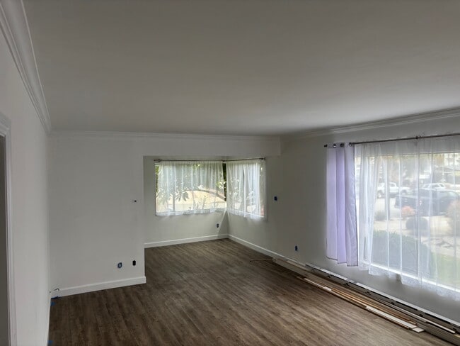 Building Photo - 8136 W 83rd St