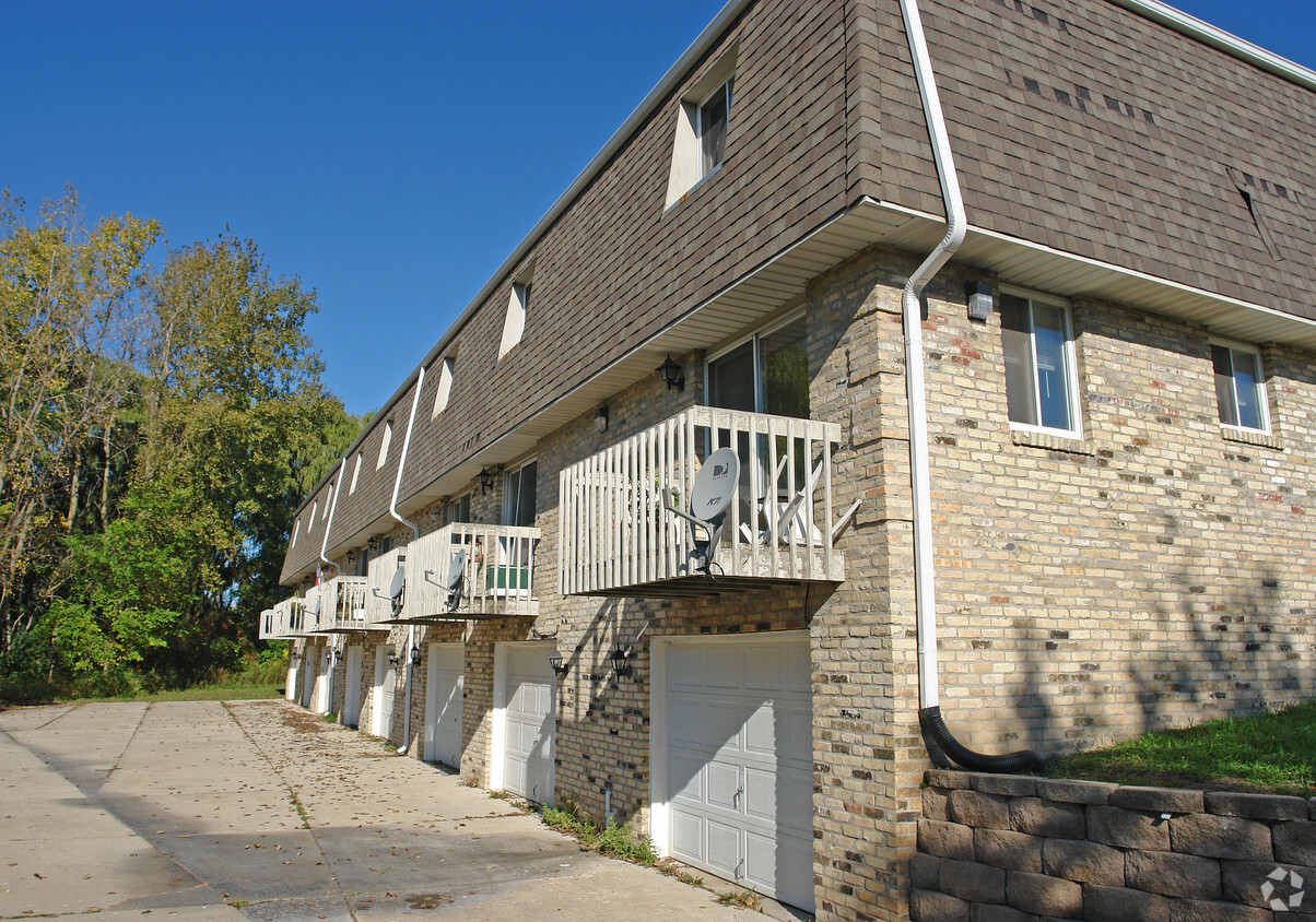 Building Photo - Norway-Aire Apartments