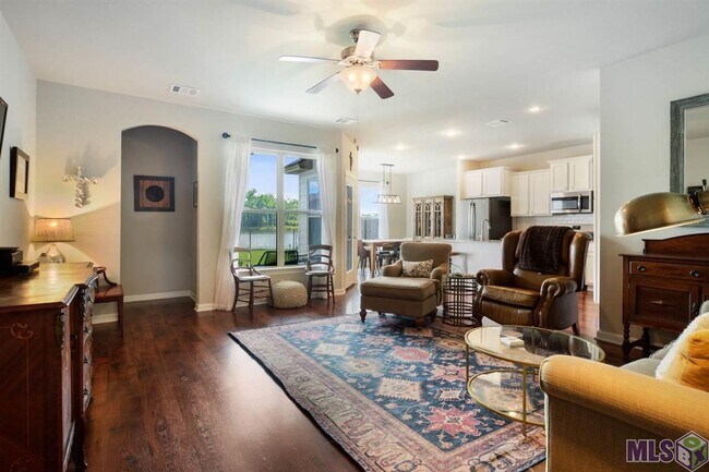 Building Photo - 3 Bedroom Home with Stunning Lake Views in Pelican Lakes Subdivision