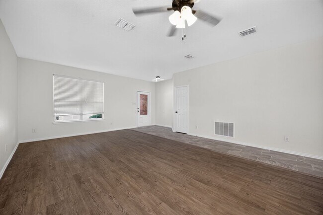 Building Photo - 1521 Stanford Dr