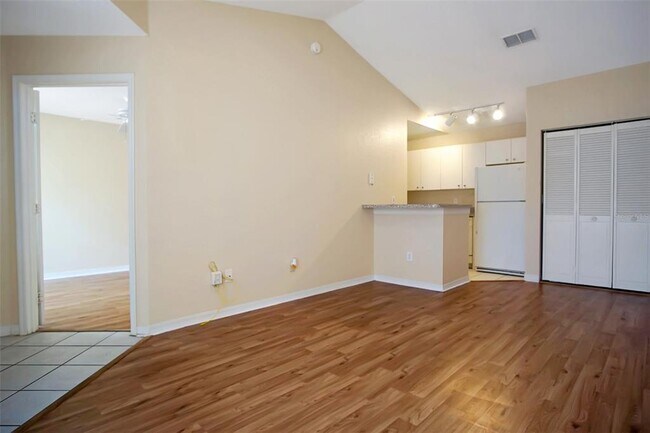 Foto del edificio - 6416 Raleigh St