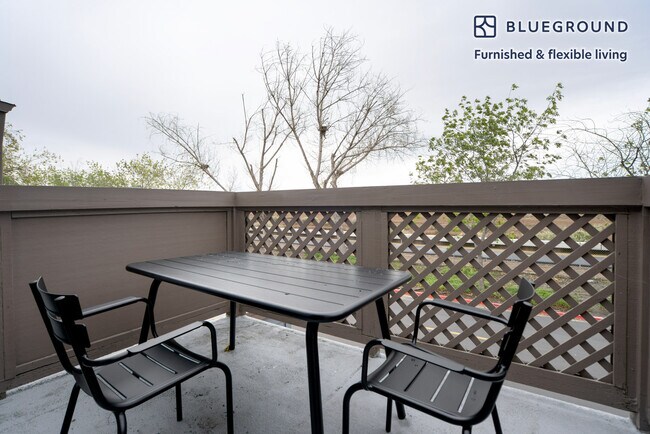 Foto del edificio - 243 Rock Harbor Ln