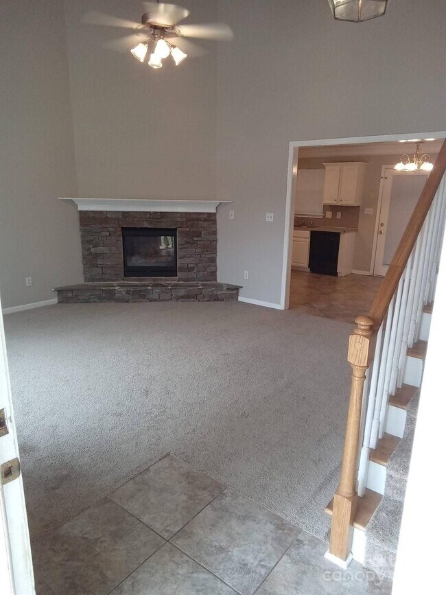 Building Photo - 738 Ablow Dr