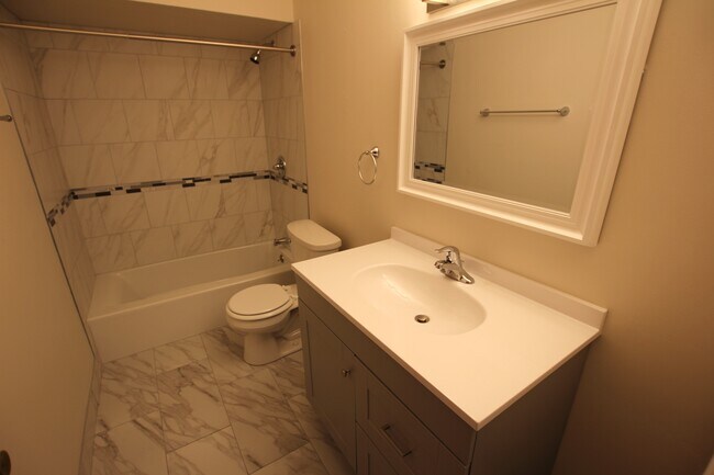Baño - 1080 N Campbell Rd