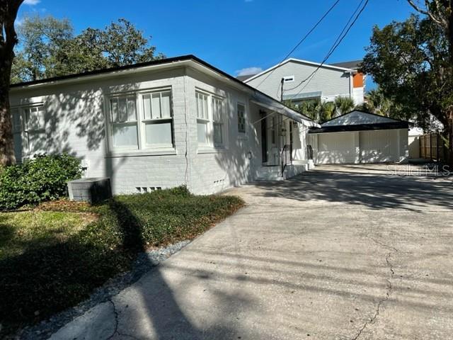 Building Photo - 1002 E Marks St