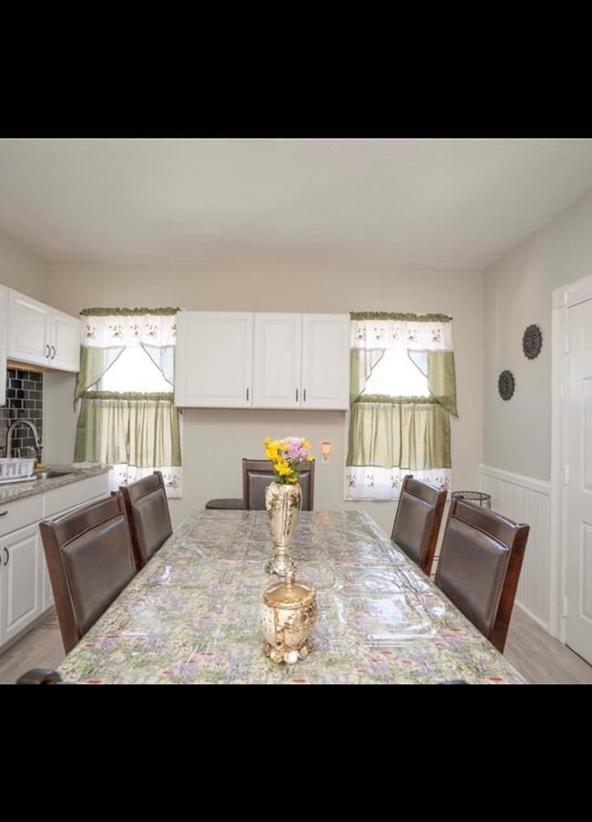 Building Photo - 64 Health Ave