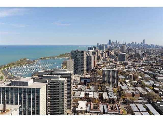 Foto del edificio - 3660 N Lake Shore Dr