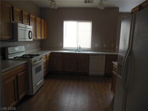 Building Photo - 10923 Golden Birch Pl