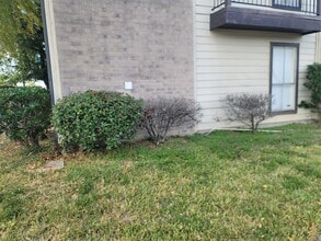 Building Photo - 12615 Brookglade Cir