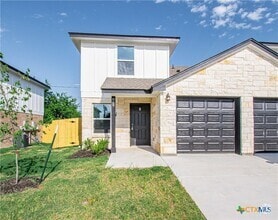 Building Photo - 806 Meadow Cir