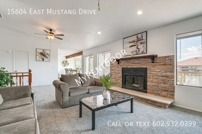 Building Photo - Beautiful Home, Huge Yard, and Amazing Vie...