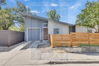 Building Photo - 1309 Delano St