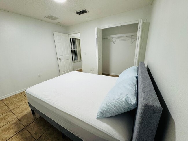 Private Room - 536 Cheshire Way