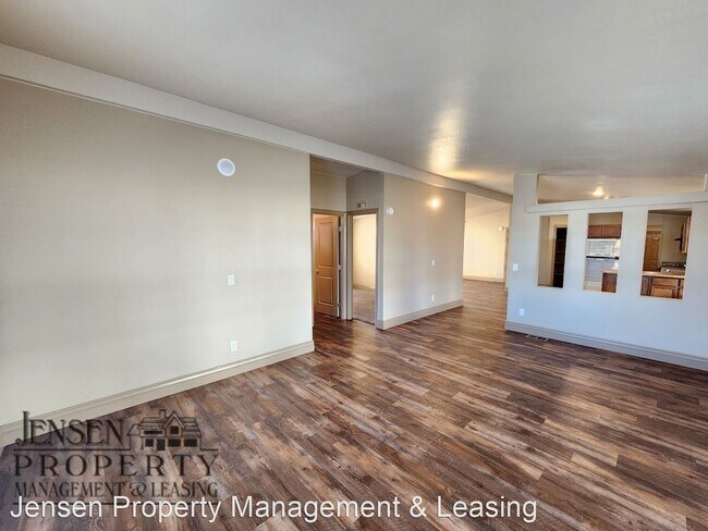 Building Photo - 3 br, 2 bath House - 113 North 2710 East