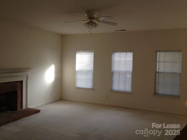 Foto del edificio - 14032 Alley Son St