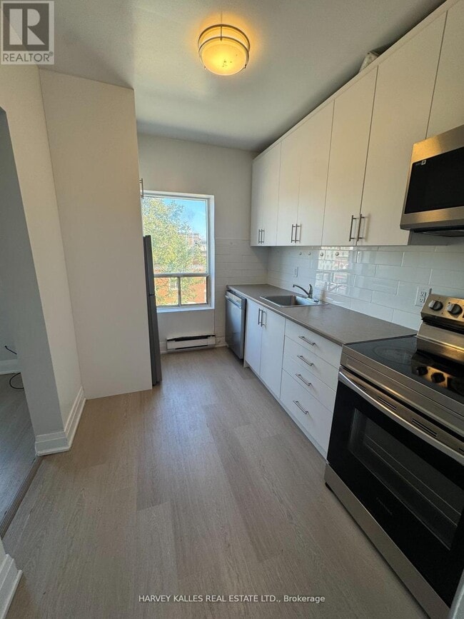 Building Photo - 98 Northcliffe Blvd