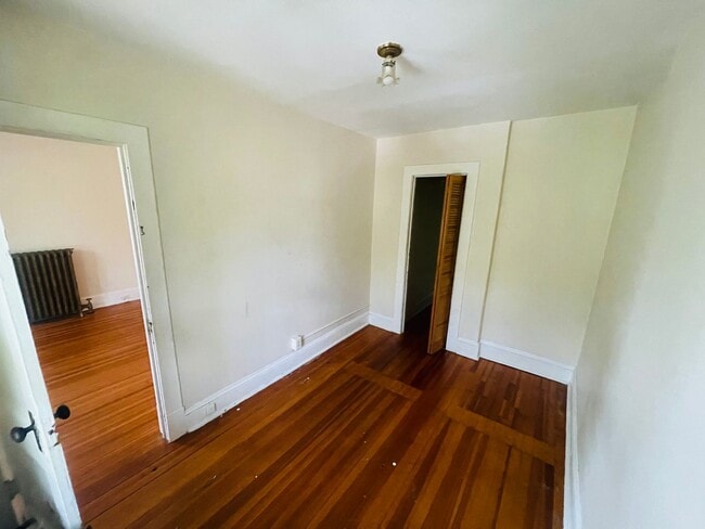 Building Photo - 306 Hudson Ave