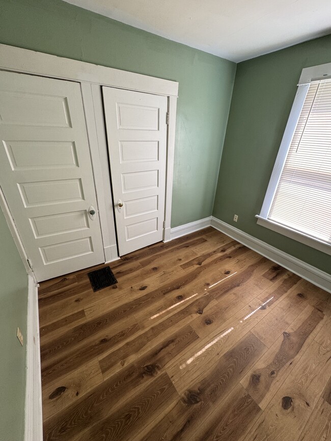 bedroom 3 - 2212 Farnam St