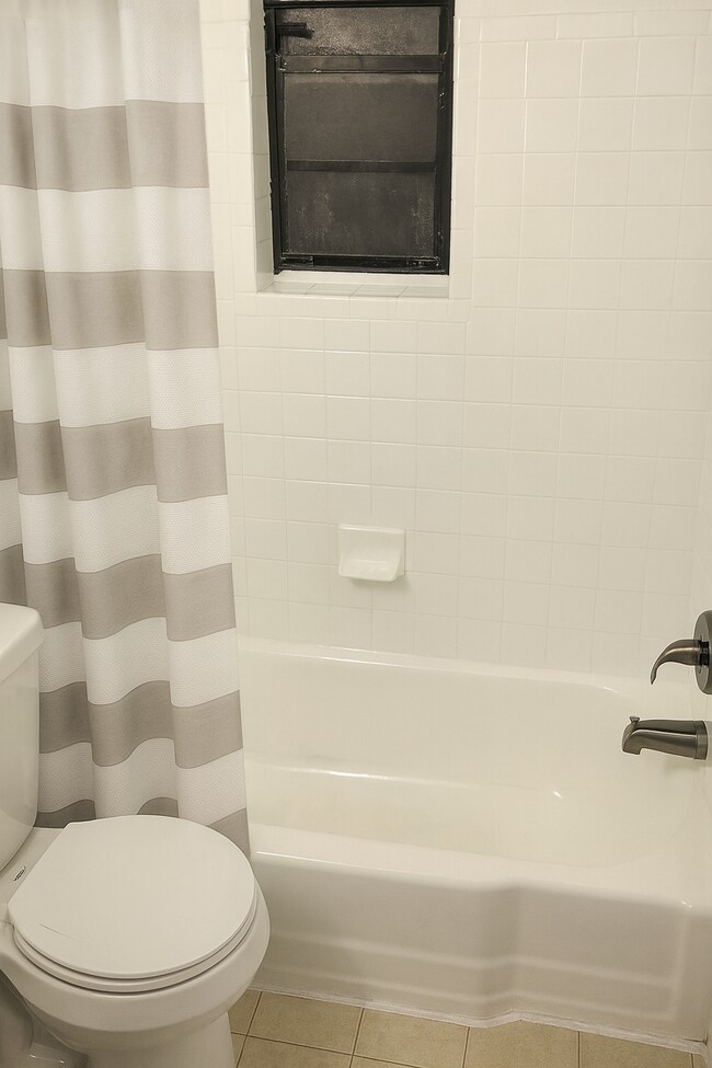 Foto del edificio - 2984 Myra St