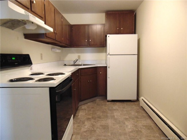 Building Photo - 87 Meadow St
