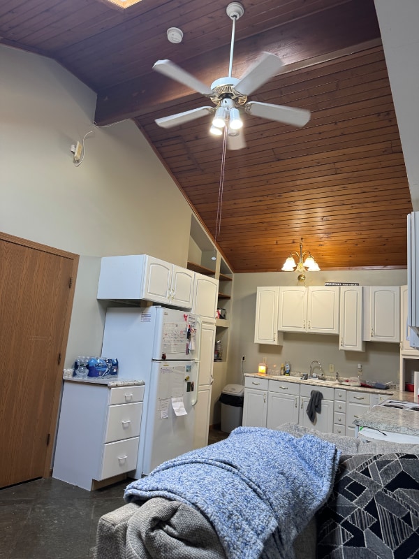 Foto del edificio - 112 S Virginia St