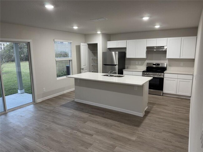 Foto del edificio - 33 Wood Acre Ln