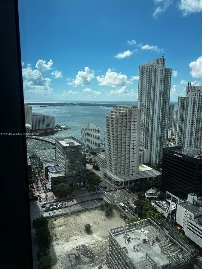 Foto del edificio - 68 SE 6th St