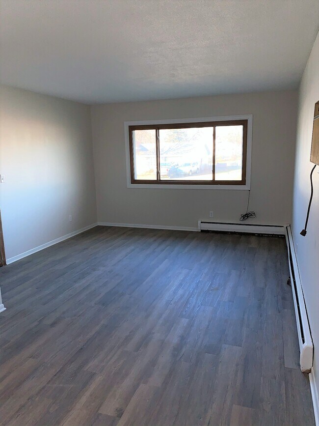 Living room - 3622 Upper 149th St W