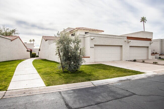 Foto del edificio - Available! Beautiful fully furnished/equipped 3BR patio home.
