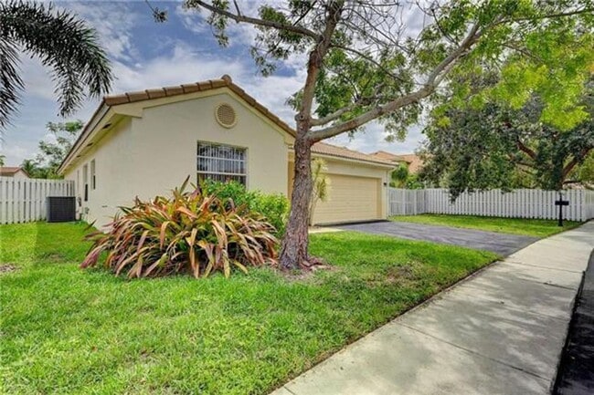 Photo - 13348 NW 13th St # 13348, Sunrise, FL 33323 House