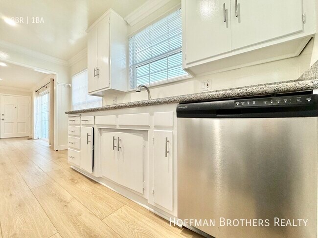 Foto del edificio - 4551 Hazeltine Ave, Sherman Oaks CA 91423
