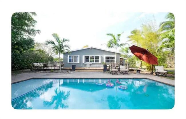 Foto del edificio - 536 NW 43rd St