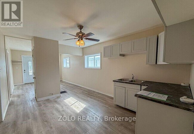 Photo du bâtiment - 309 Cedar St N