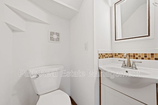 Foto del edificio - 205 W Poplar Ave