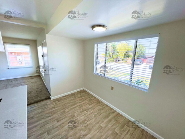 Building Photo - Newly upgraded 3 bd/1.5 bath with fenced yard