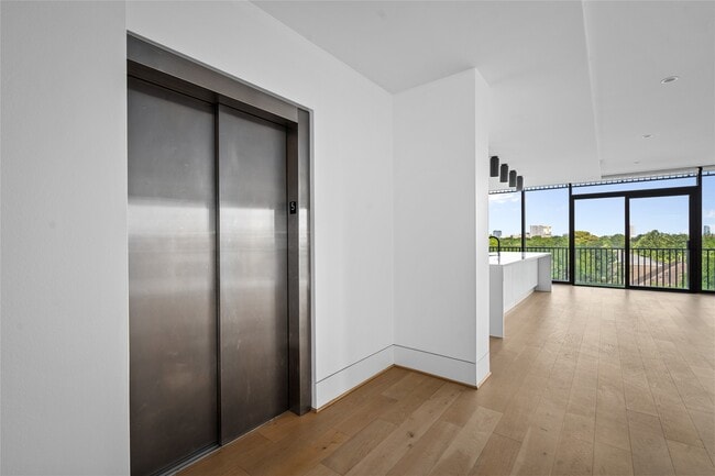 Foto del edificio - 2406 Tangley St