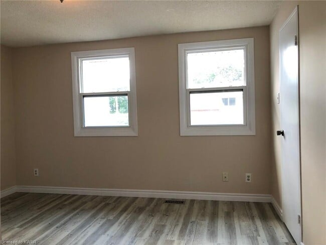 Building Photo - 407 Keats Way