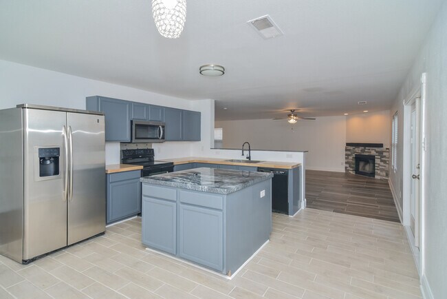 Foto del edificio - 101 Rein Dance Ln