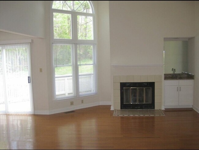 Foto del edificio - Live in Desirable Kirkwood in the heart of Chapel Hill!