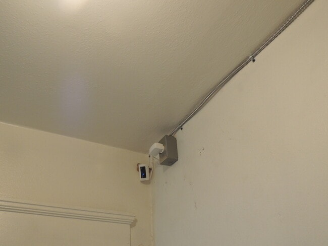 Building Photo - 532 21st St