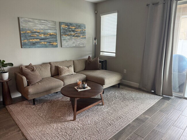 Building Photo - 3 Bedroom/2 Bathroom SFH in Summers Corner AVAILABLE APRIL 6th!