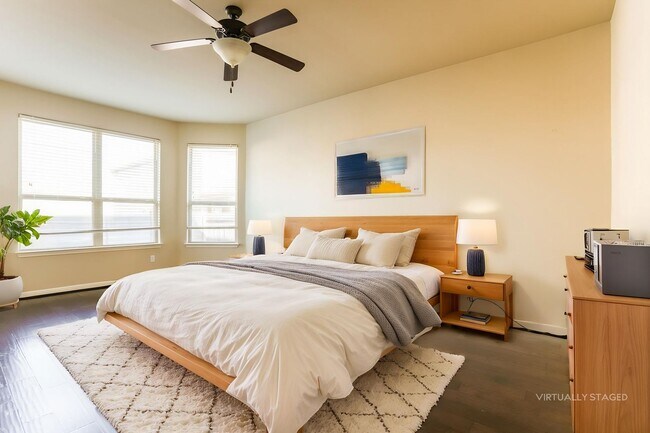 Foto del edificio - Bright, Spacious Living in an Inviting Home with Modern Finishes and Great Location