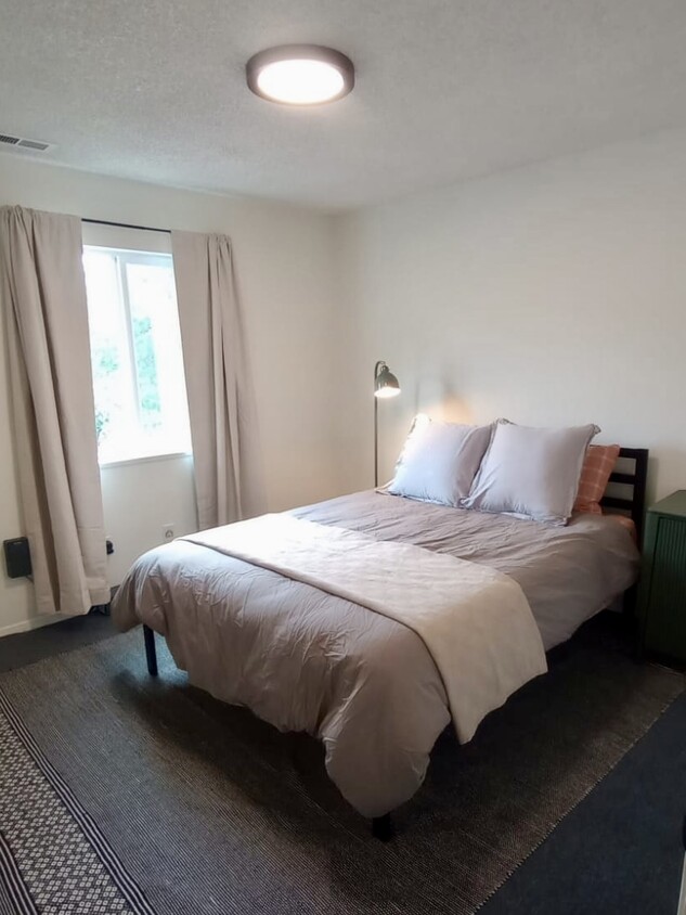 Building Photo - Riverbend Fourplex