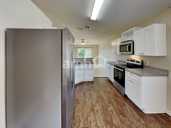 Foto del edificio - 6817 Westlake Blvd