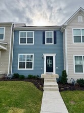Building Photo - 207 Addison Ct