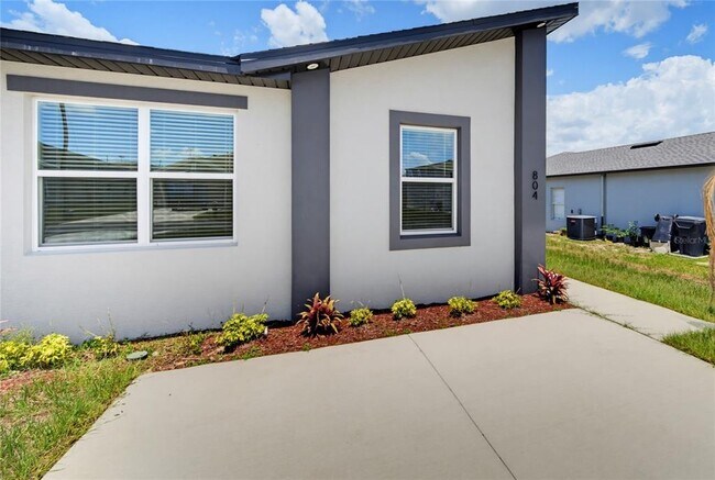 Building Photo - 804 Colville Dr